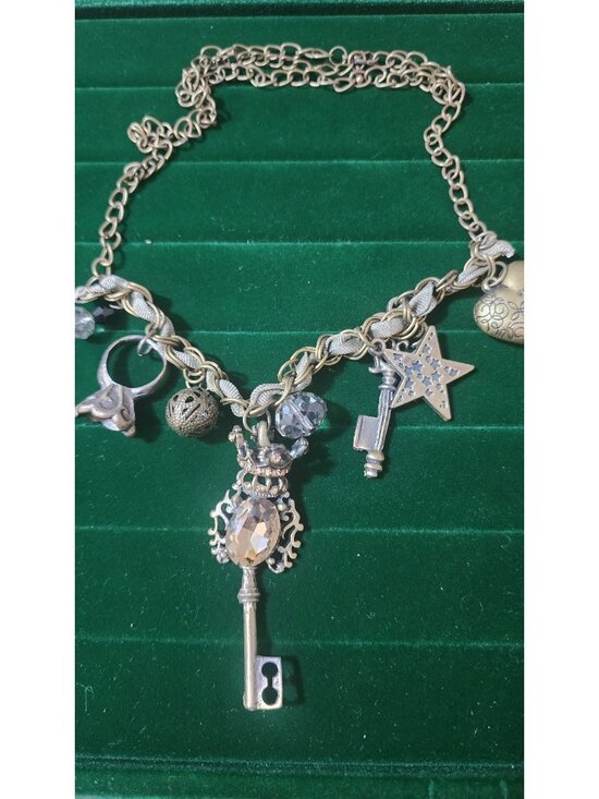 Vintage 80s Charm Necklace Key Heart Star Mixed Metal Ribbon Chain Statement - Picture 6 of 10
